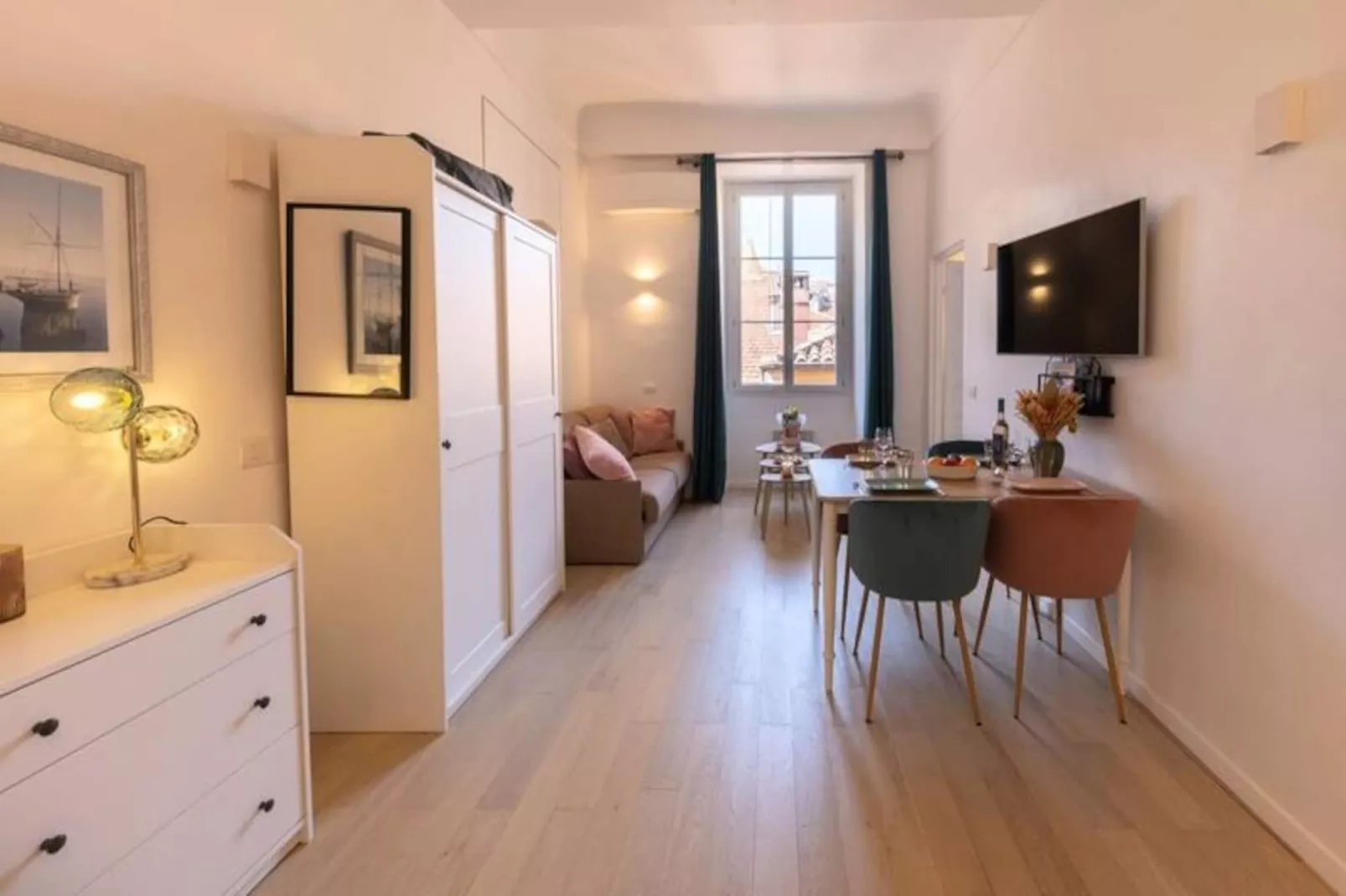 06a3 - Bel Appartement Au Cœur Du Vieux Nice-Image-tags.