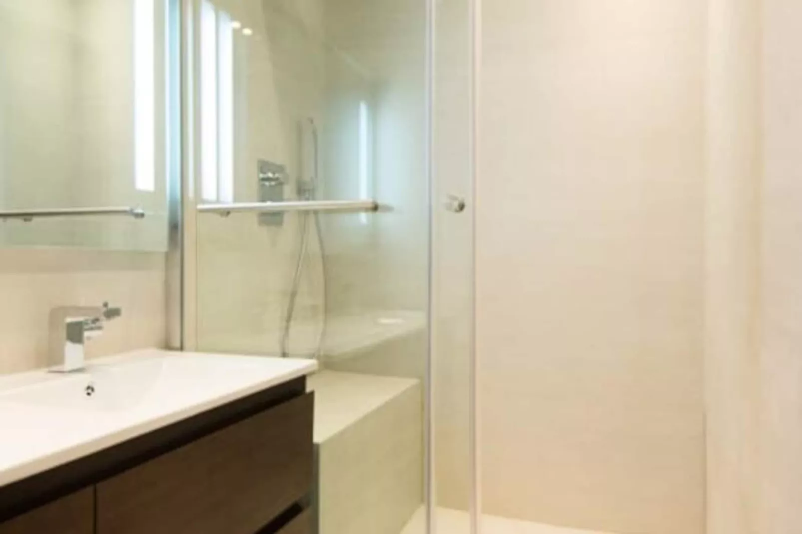 3 Pcs Design - R&eacute;nov&eacute; Cannes Ctre Croisette Emplacement N&deg;1 Olam Properties-Image-tags.