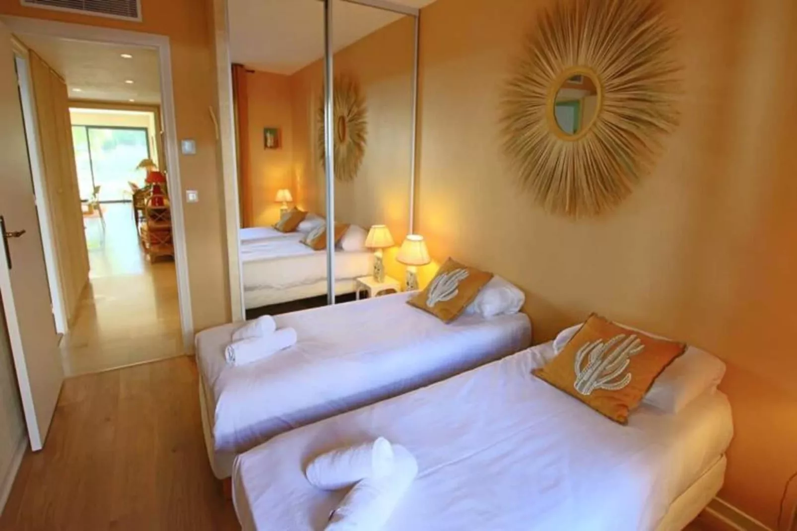 Résidence Appartement Rénové Avec 2 Chambres & Salle De Bain à La Décoration Raffinée-Recreatieruimte