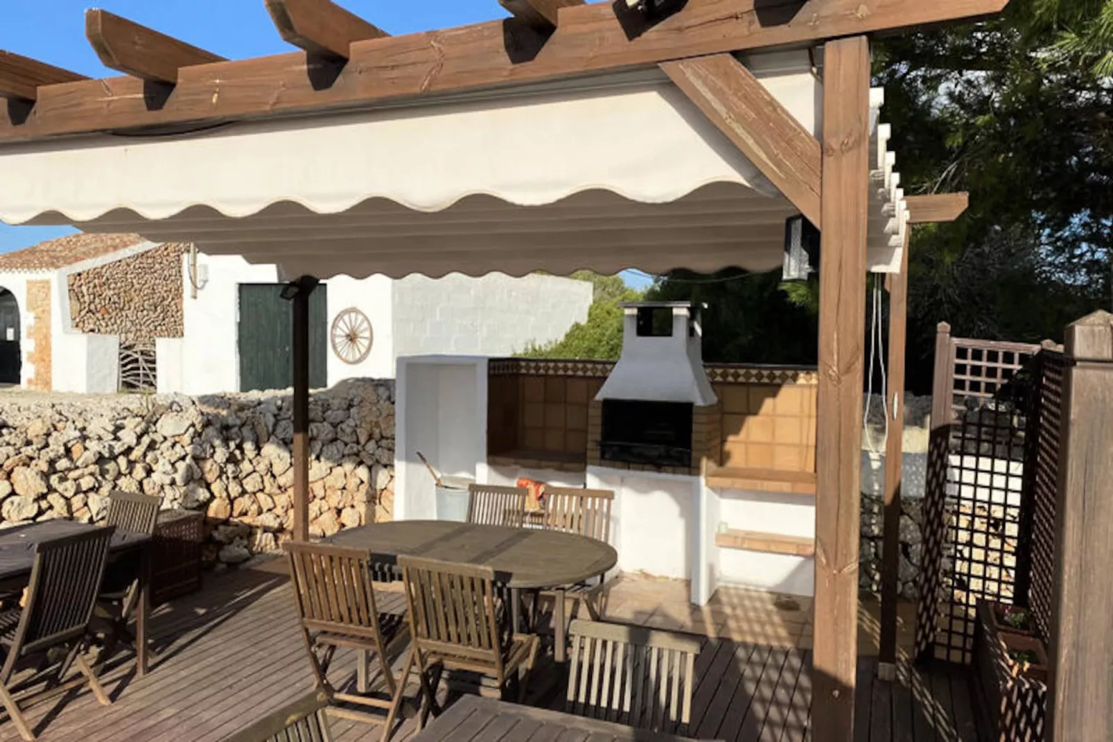 Maison à Son Bou-Image-tags.