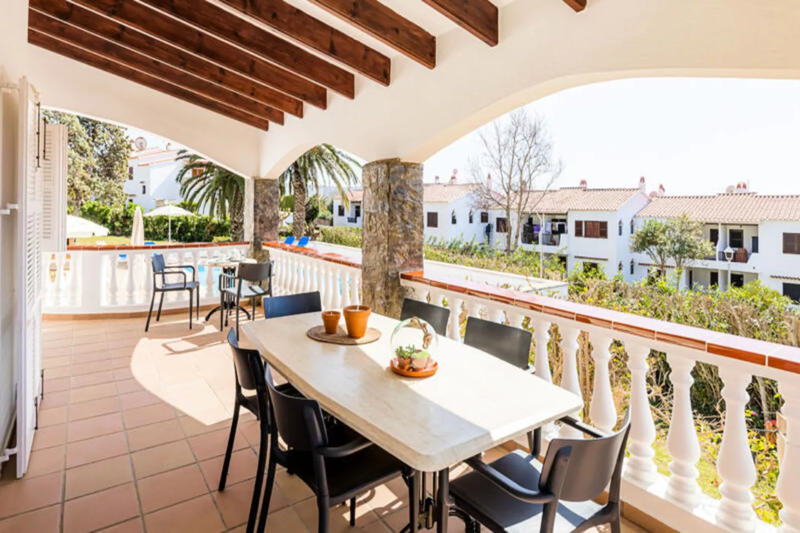 Maison à Son Bou-Image-tags.