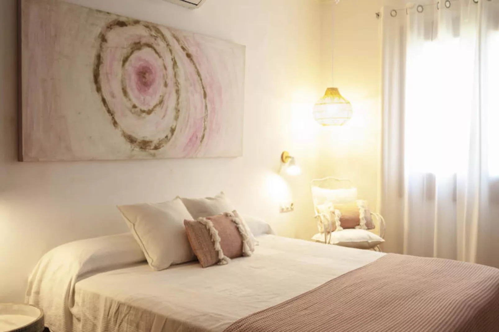 Maison à Son Bou-Image-tags.