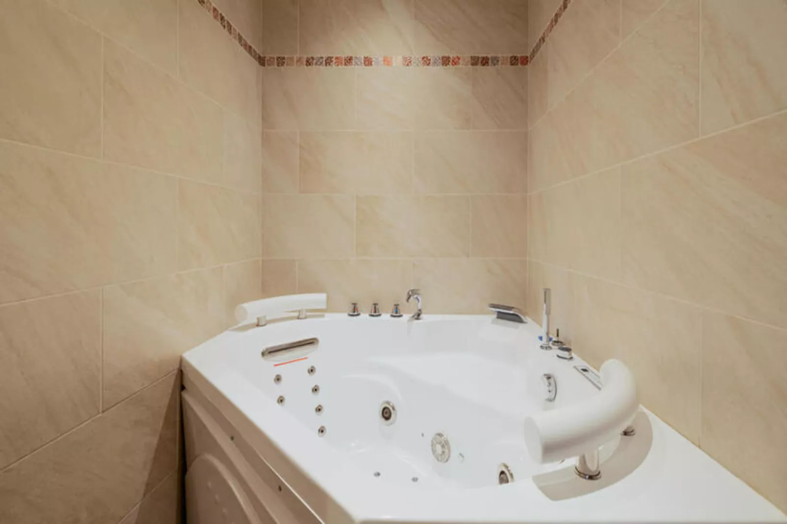 Résidence Marmottant-Buitenkant zomer