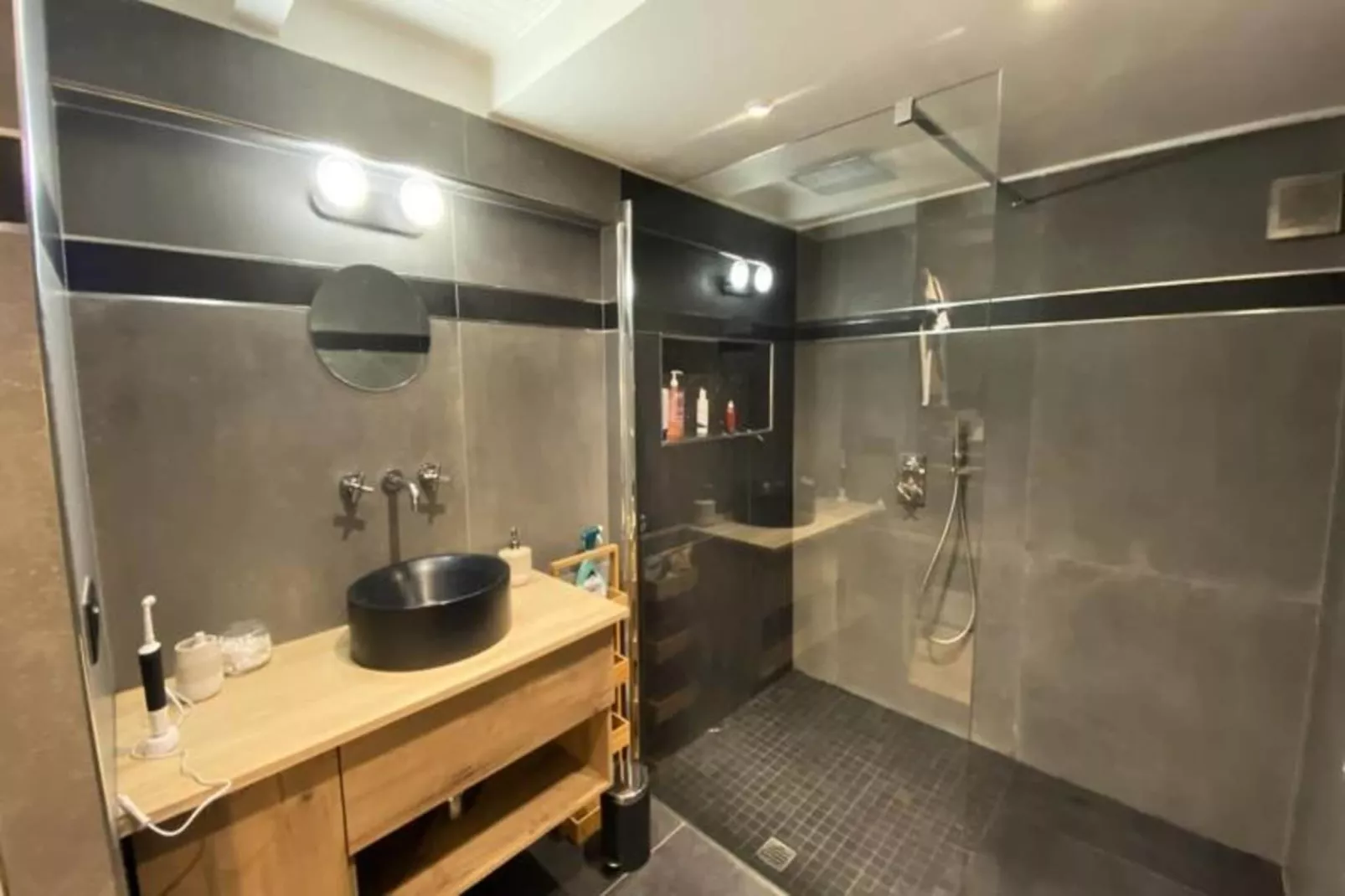 06bx : Superbe Loft - 100m2 - 6 Personnes-Buitenkant zomer