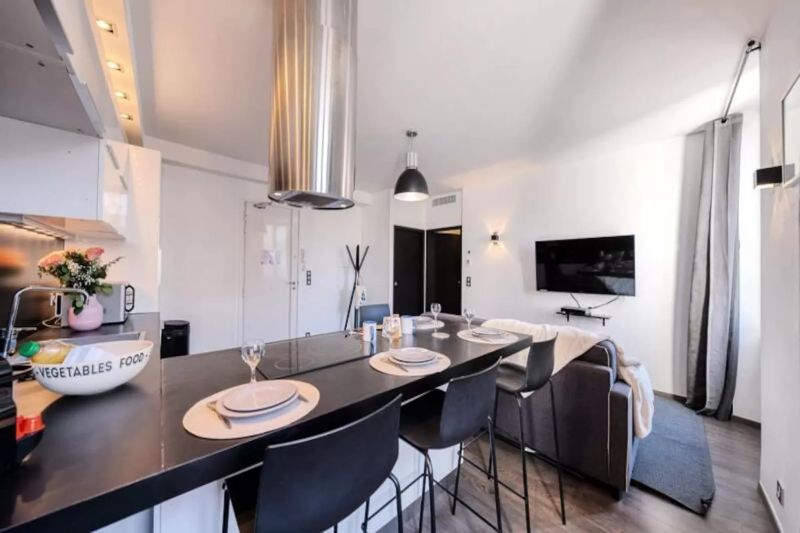 3 Pcs Design - R&eacute;nov&eacute; Cannes Ctre Croisette Emplacement N&deg;1 Olam Properties-Image-tags.