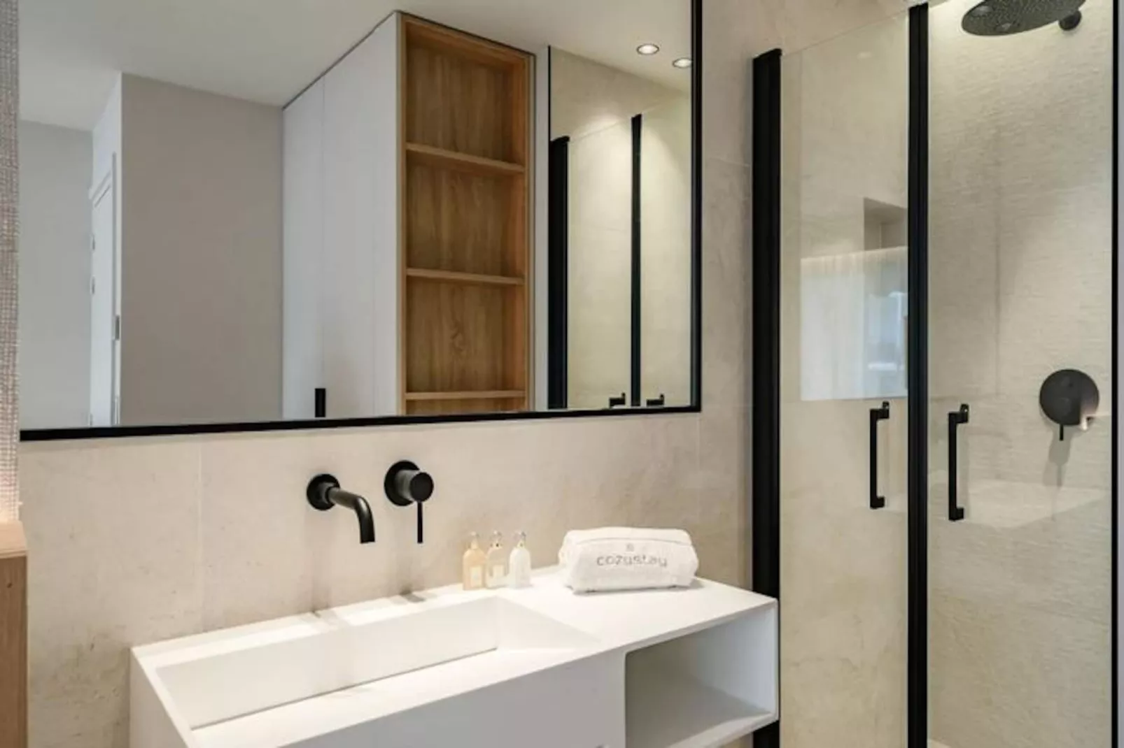 Magnifique 4 Pi&egrave;ces Entir&egrave;rement R&eacute;nov&eacute;-Image-tags.