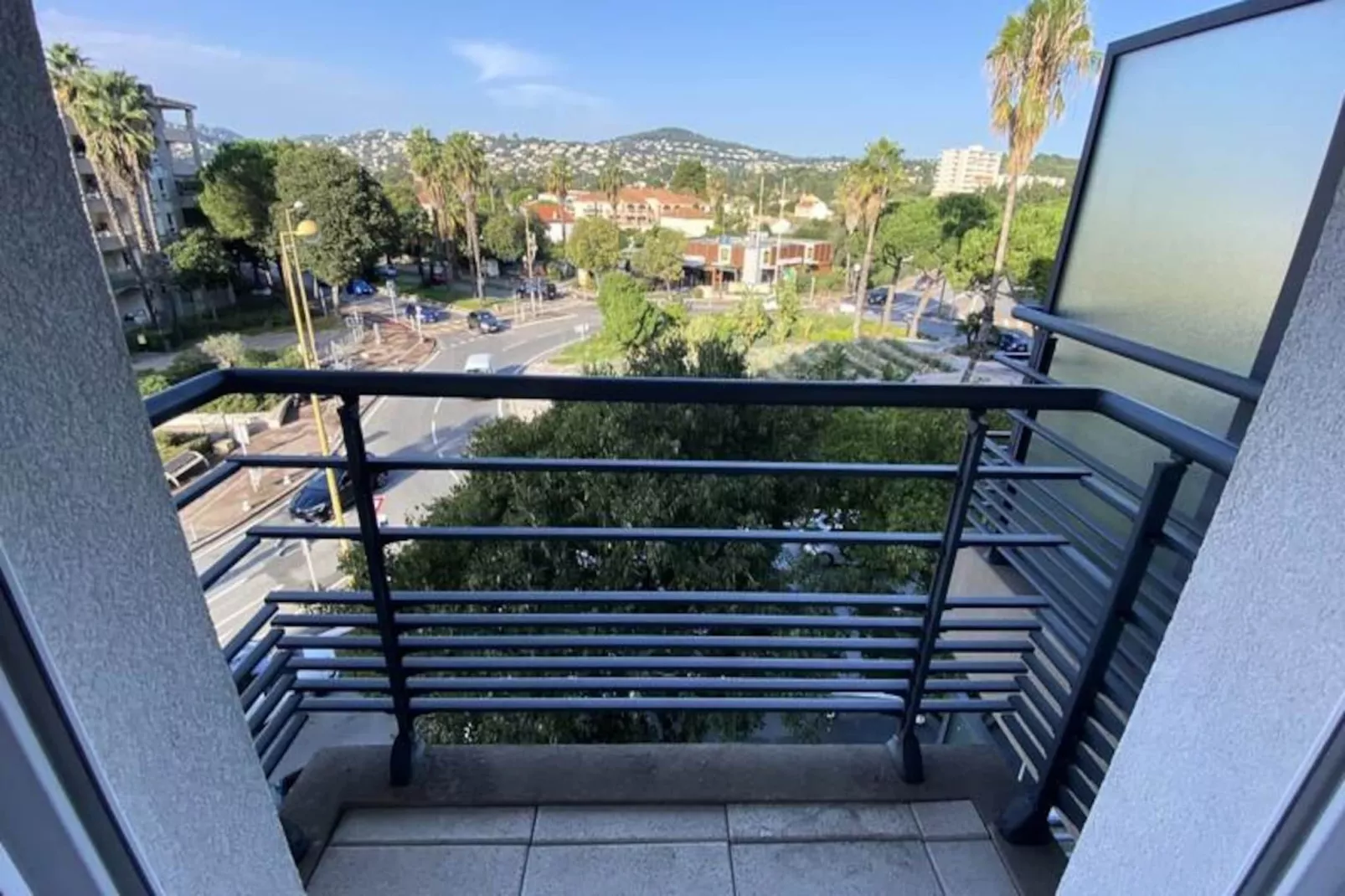 06ch : Beau T3 Avec Terrasse - 300m Parc Exflora-Image-tags.