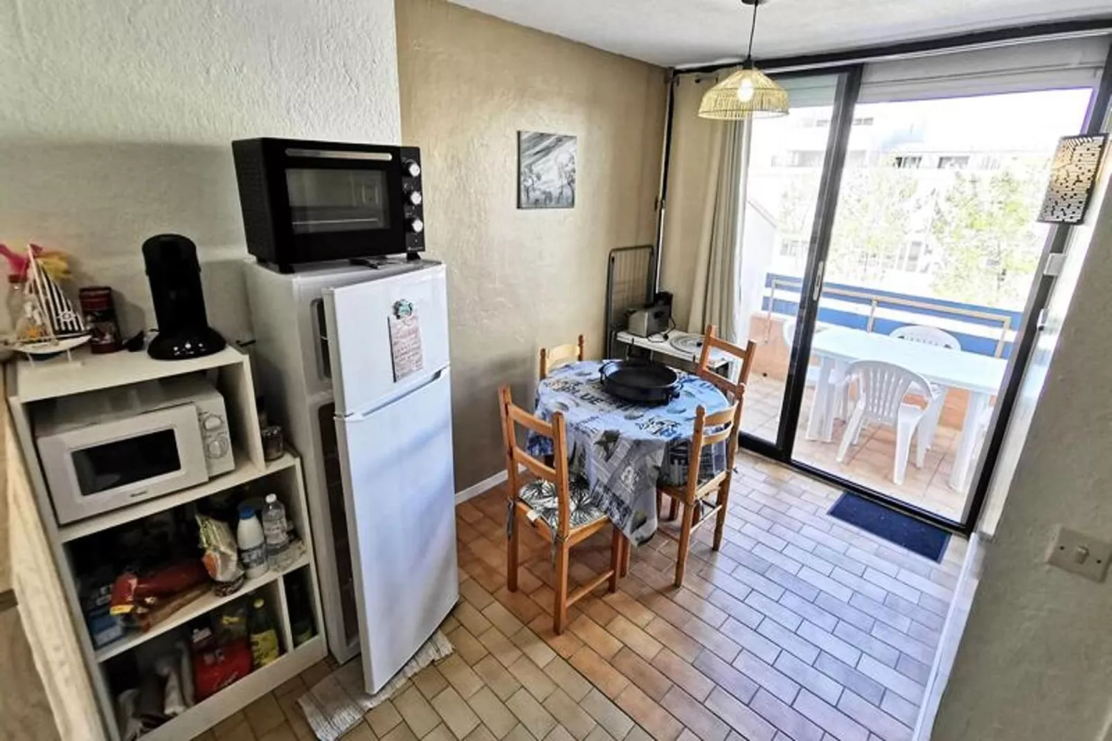 Résidence Les Arenes-Eetkamer