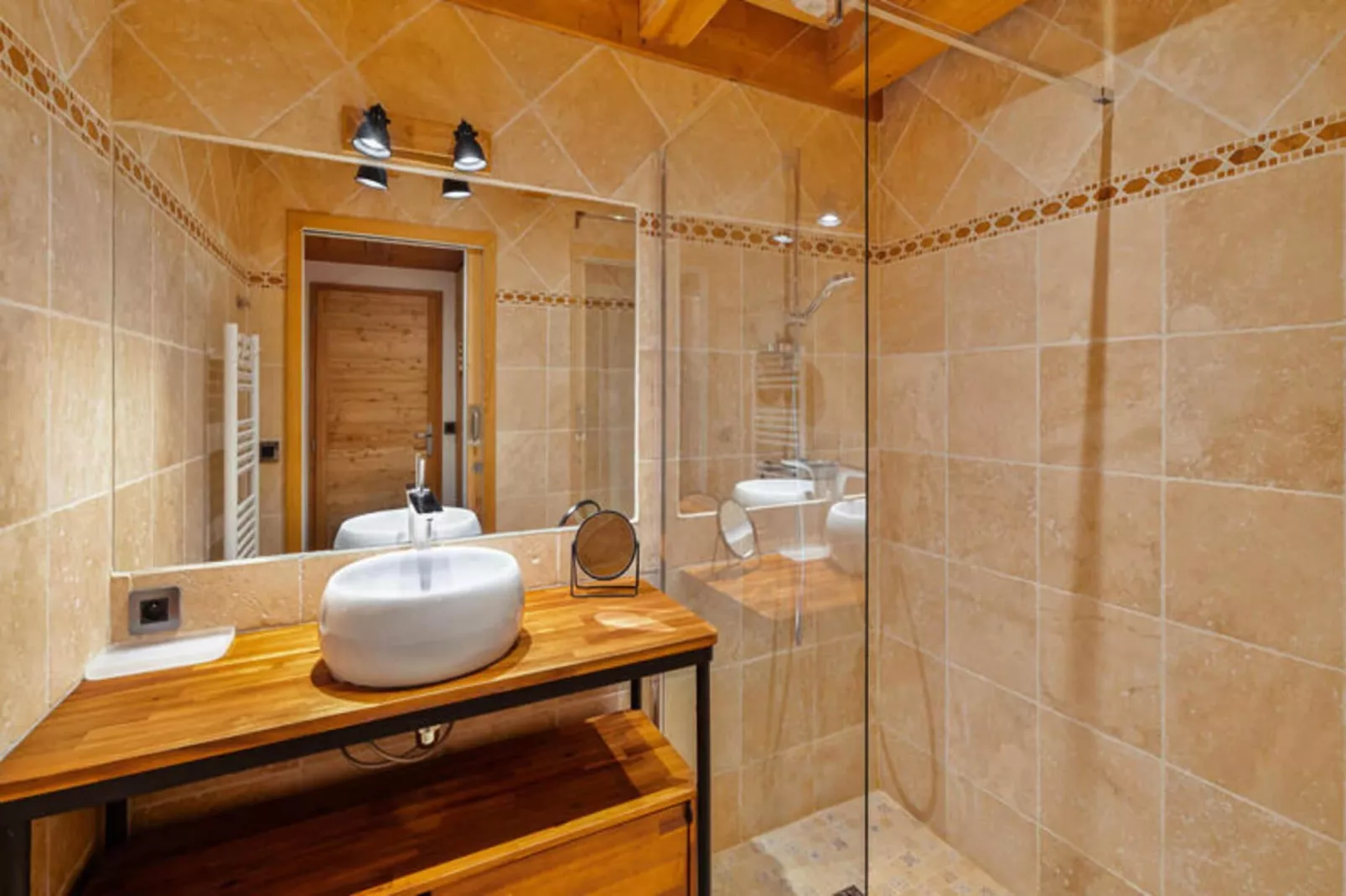 Résidence Marmottant-Buitenkant zomer