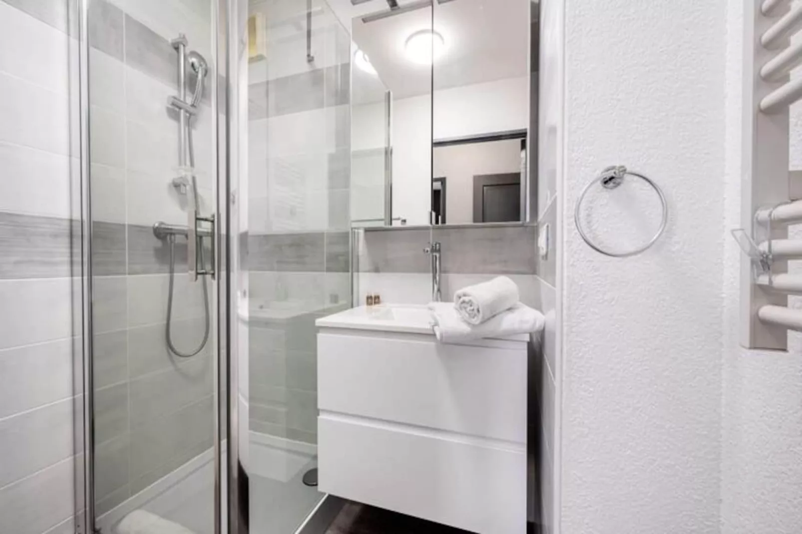 Le Regent Park  Appartement Pour 6 By Sunset-Image-tags.