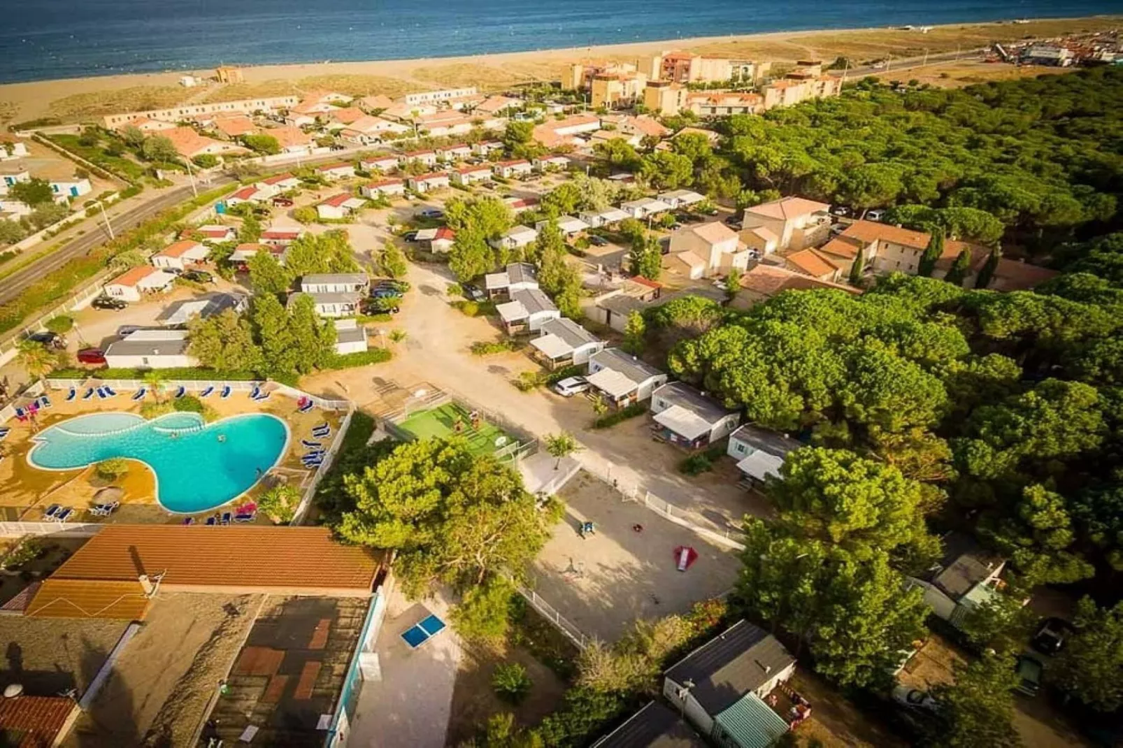 Résidence Les Captivantes-Buitenkant zomer