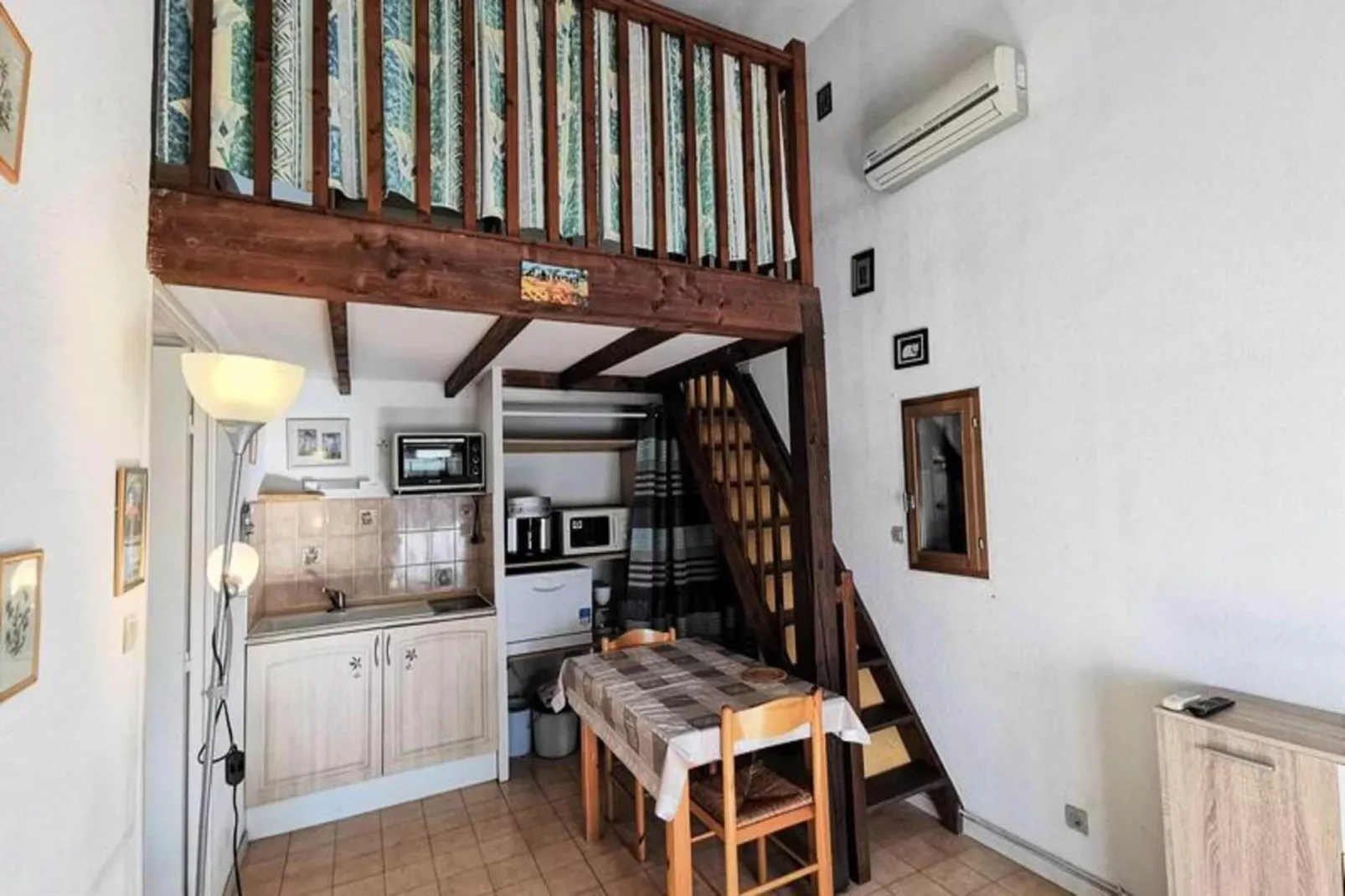 Résidence Village Merlin-Eetkamer