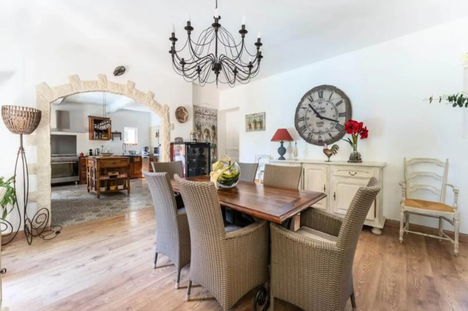 La Ch&ecirc;neraie. Proche Alpilles Et Luberon, Piscine Chauff&eacute;e-Image-tags.