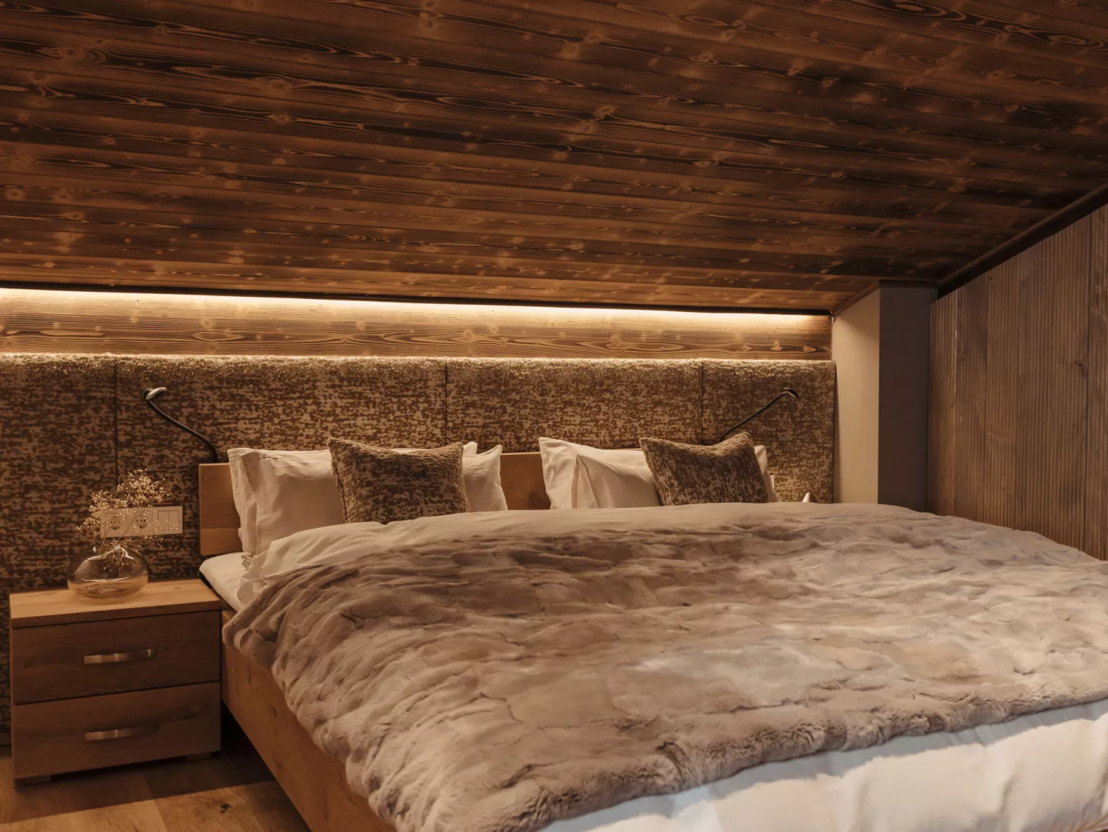 Royal Mountain Lodge-Binnen