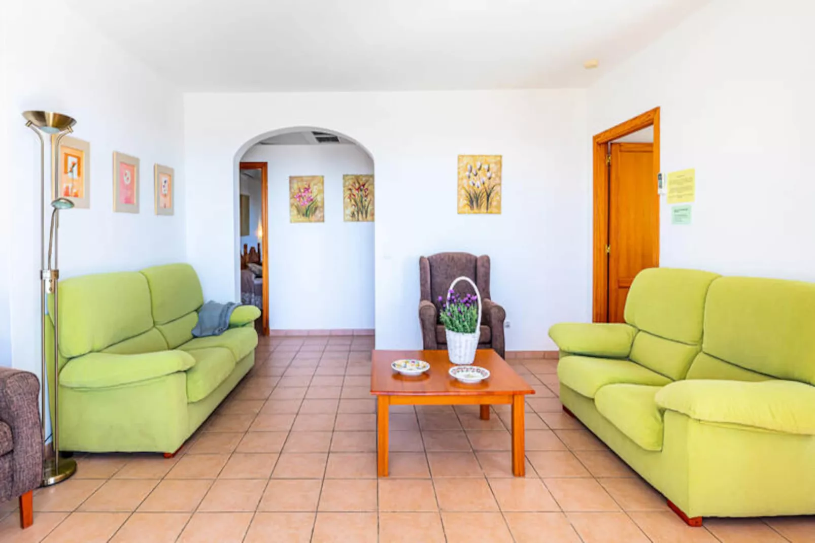 Maison à Son Bou-Image-tags.