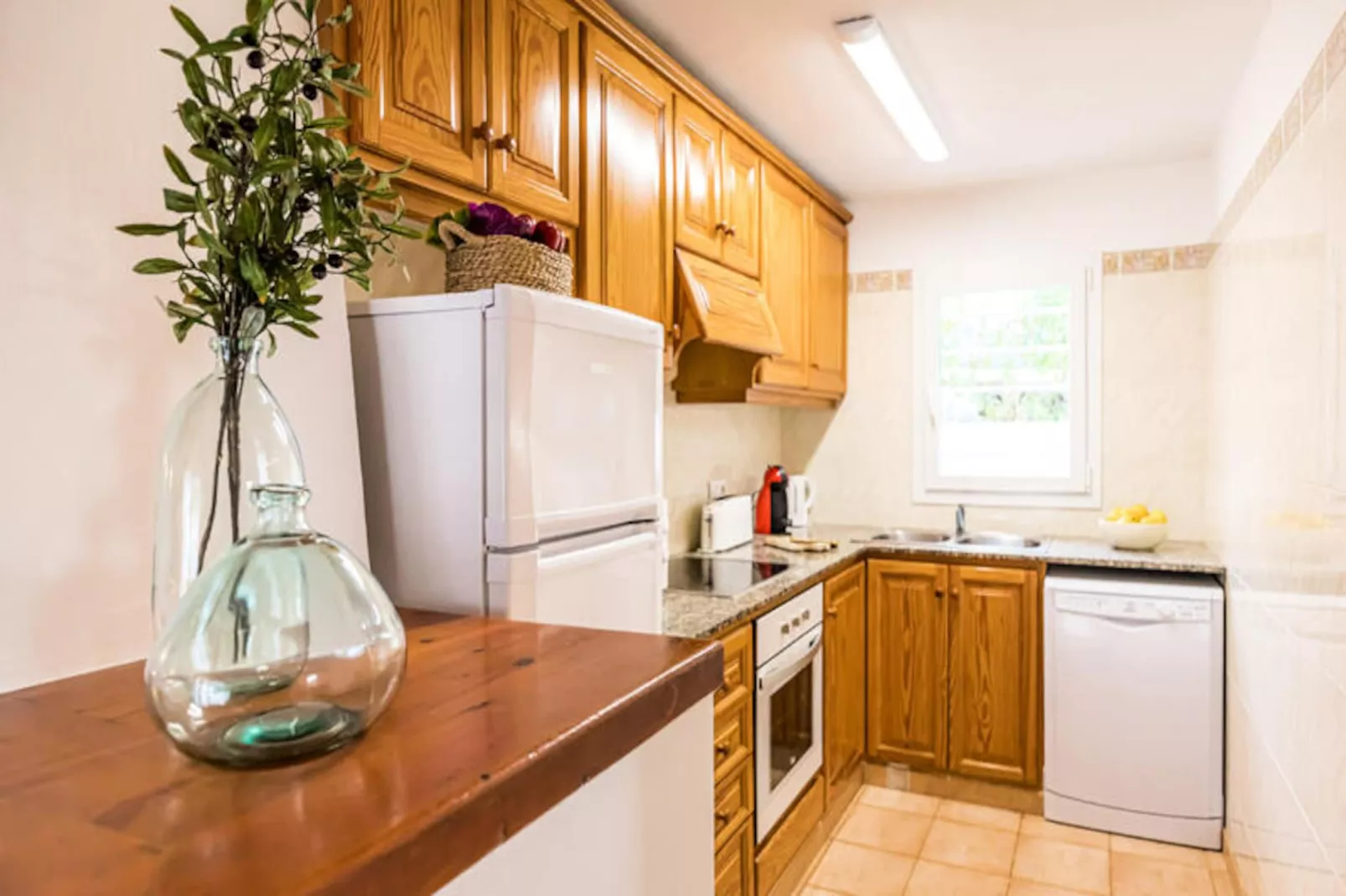 Maison à Son Bou-Image-tags.