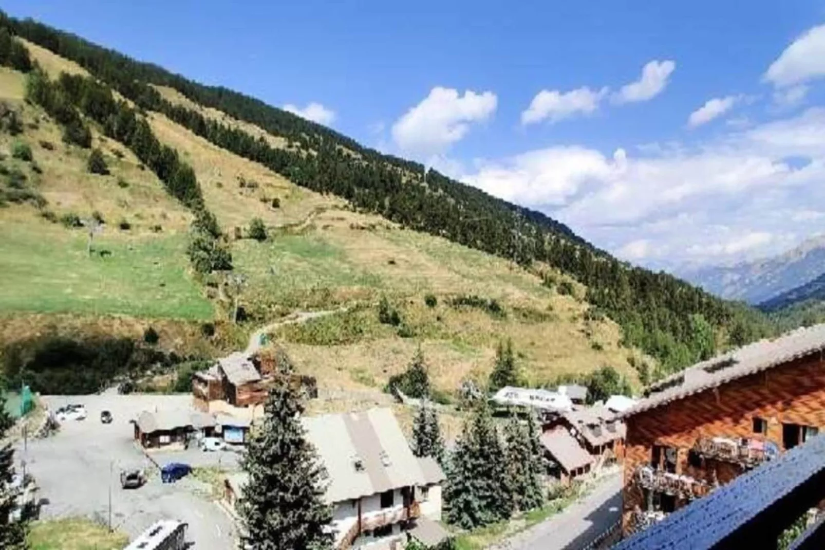 Résidence Canteneige-Uitzicht zomer