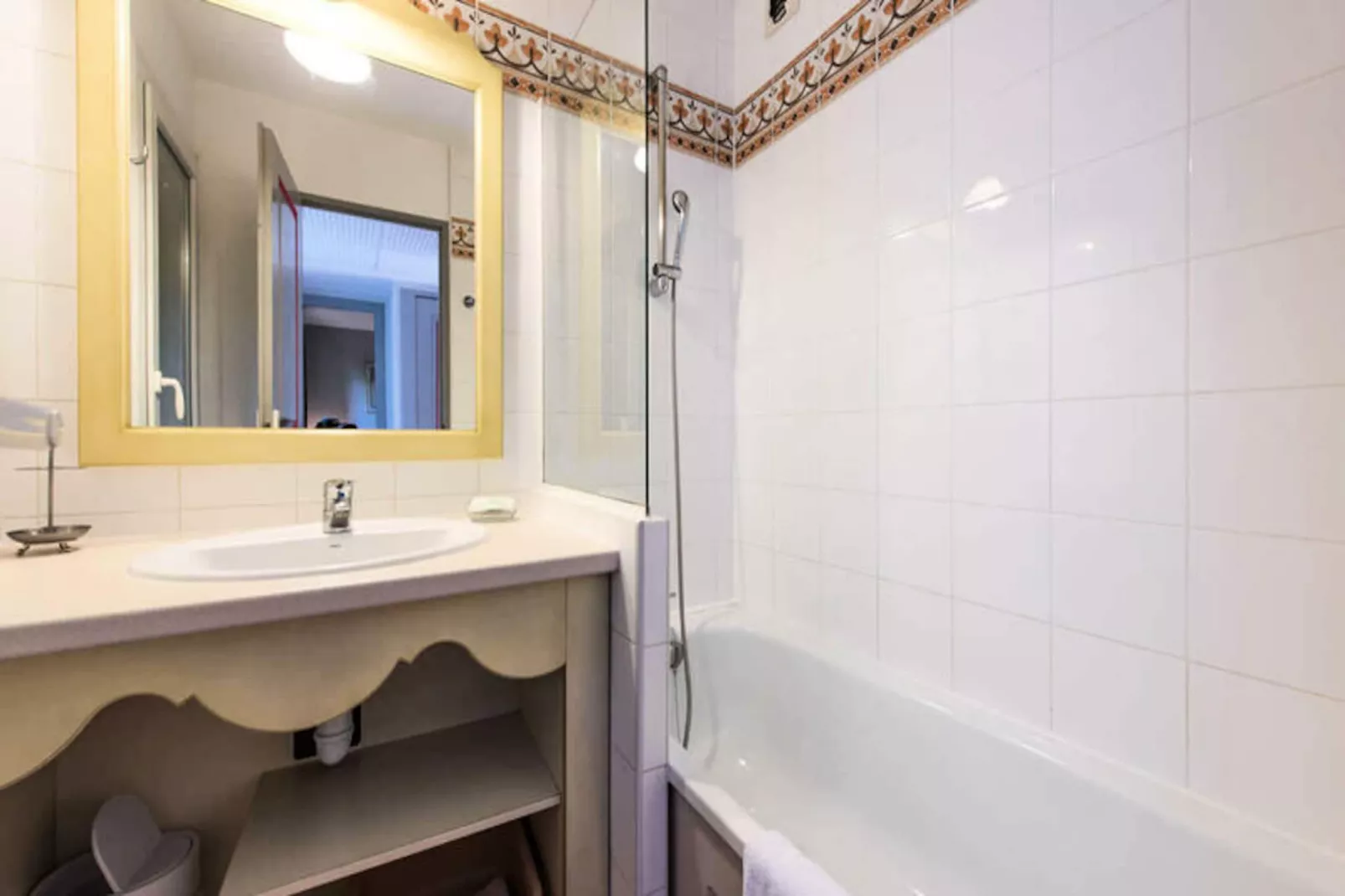 Résidence Les Rives de Cannes Mandelieu - maeva Particuliers-Image-tags.