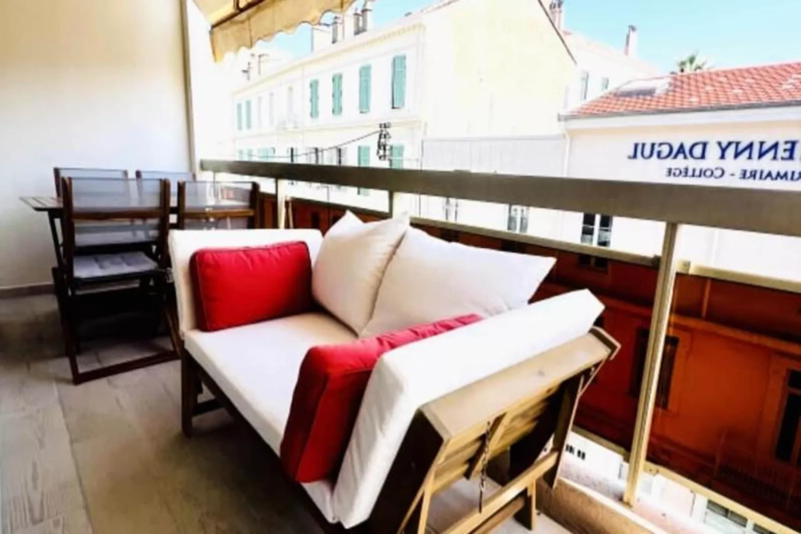 Résidence Le Verdi-Buitenkant zomer