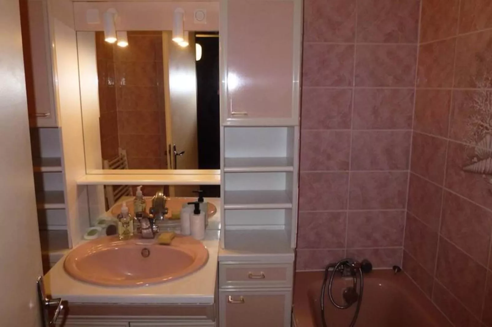 Résidence Pelevos G9-Badkamer