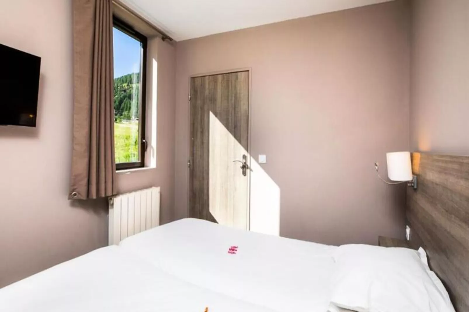 SOWELL RÉSIDENCES New Chastillon****-Image-tags.