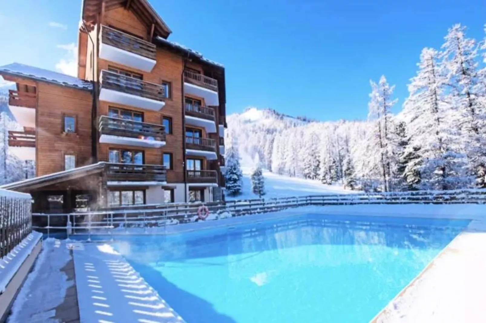 Résidence L'albane - Buitenkant zomer