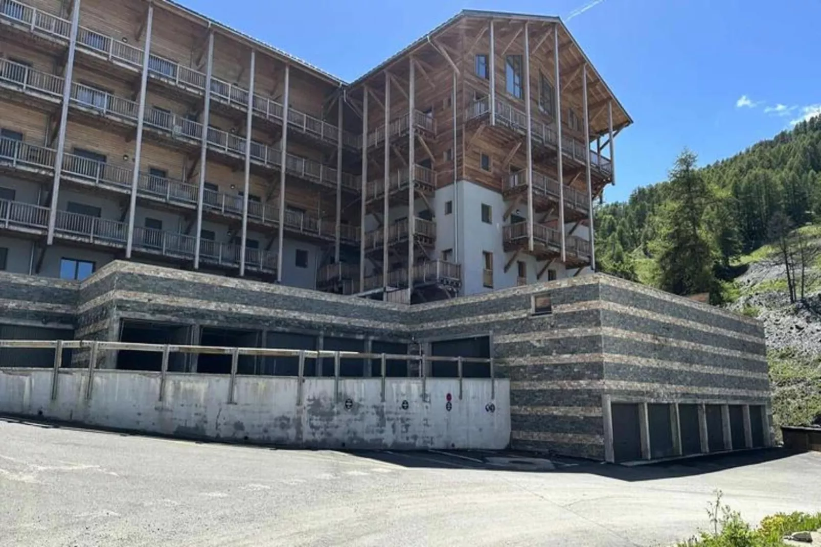 Varsea Residence - Buitenkant zomer