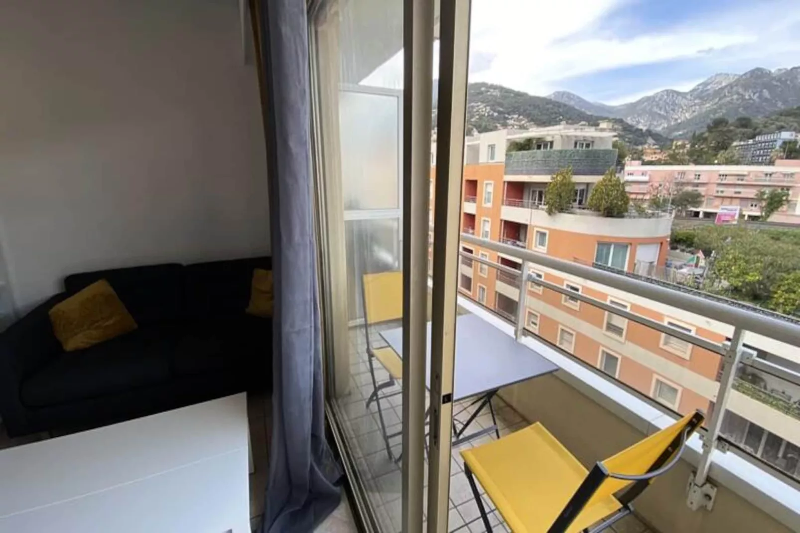 06bq : Studio &agrave; Deux Pas Des Plages-Image-tags.