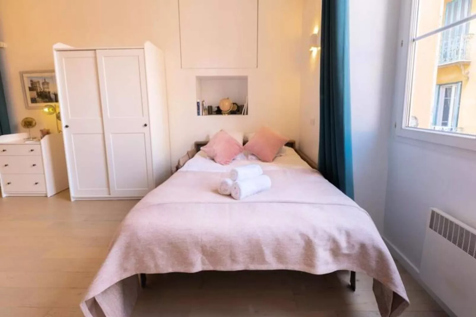 06a3 - Bel Appartement Au Cœur Du Vieux Nice-Image-tags.