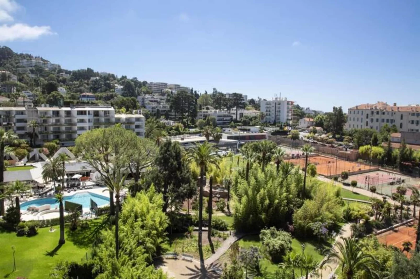 Résidence Appartement Enti&egrave;rement &eacute;quip&eacute; De 105 M2 Avec Vue Mer Et Collines-Buitenkant zomer