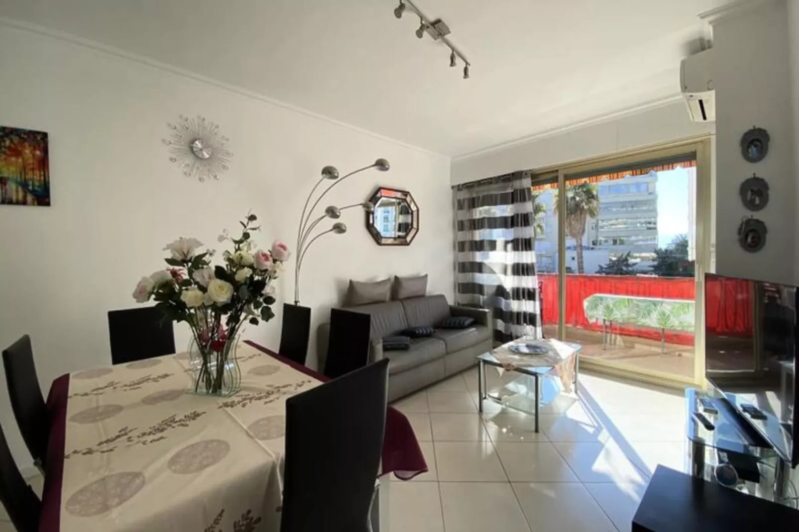 Résidence 2 Pi&egrave;ces Plein Sud &agrave; 300m De La Croisette ☀live In Le Bosquet☀-Woonkamer