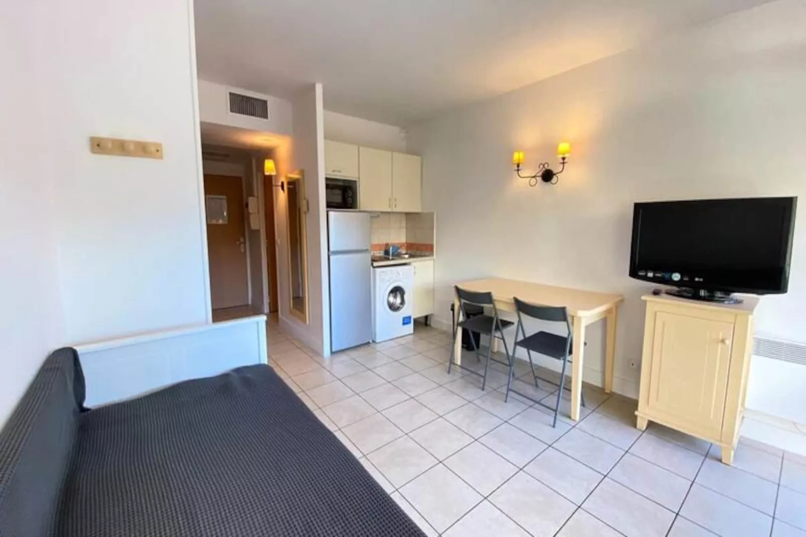 06u - Beau Studio En R&eacute;sidence - Piscine Et Tennis-Image-tags.