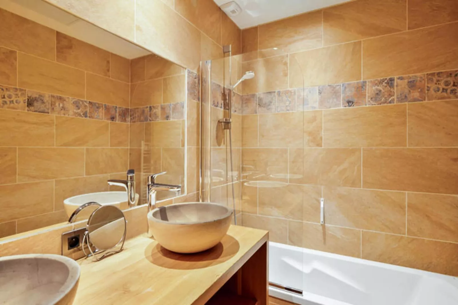 Résidence Marmottant-Buitenkant zomer