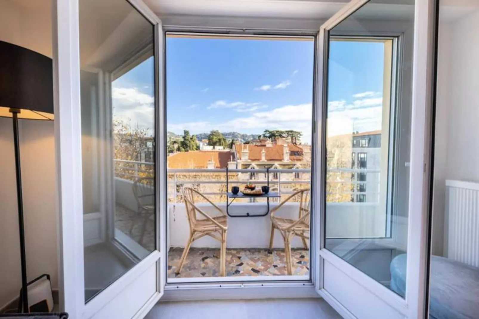 06az - Appartement Avec Terrasse 10min Du Palais-Image-tags.