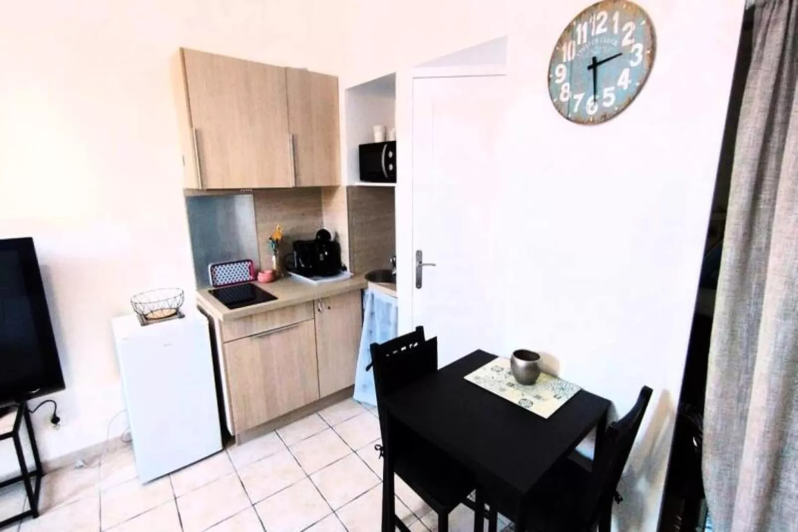 Résidence Charmant Studio Cannes Centre Id&eacute;al Congr&egrave;s Et Vacances ❤live In Gazagnair❤-Woonkamer