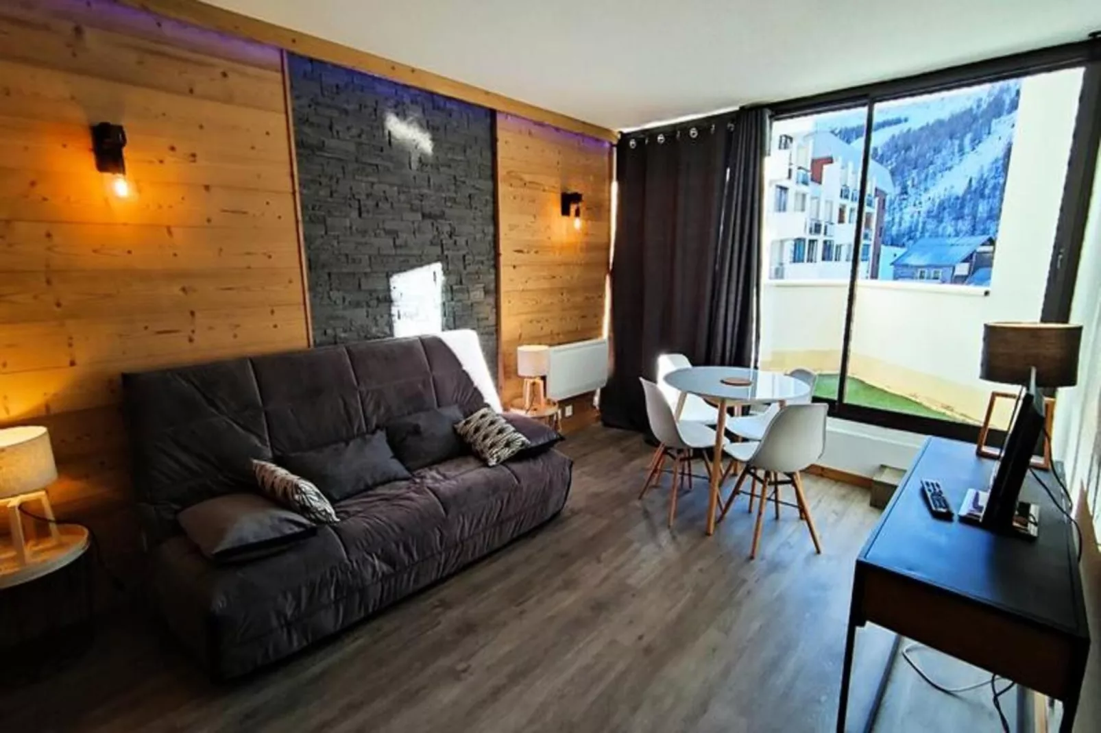 Résidence Vermeil D10-Buitenkant zomer