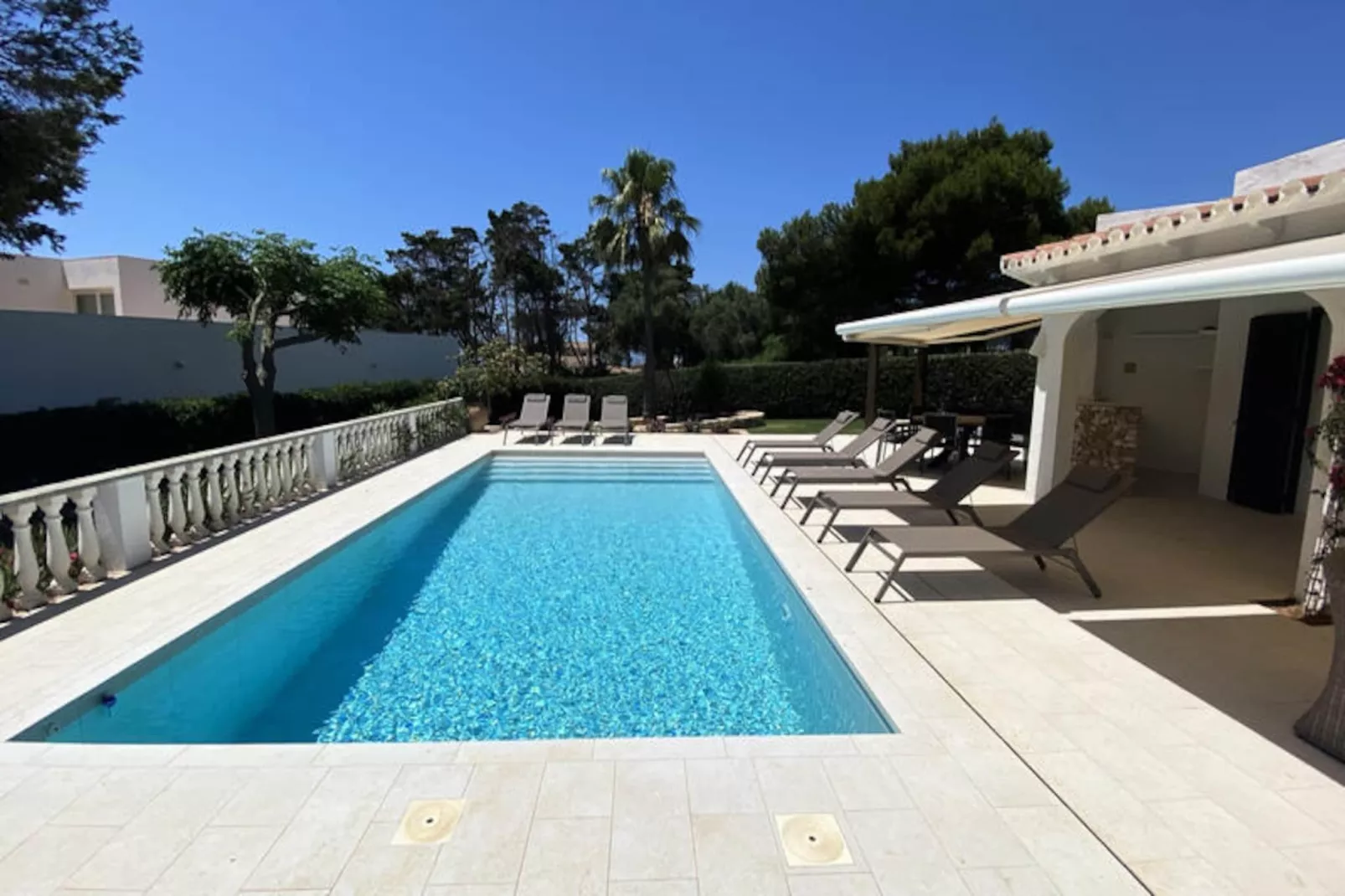 Maison à Binisafuller-Image-tags.