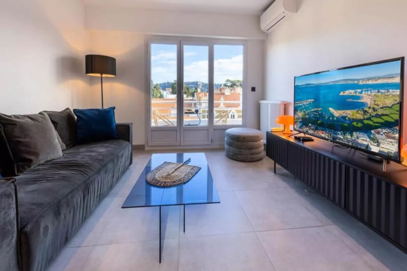 06az - Appartement Avec Terrasse 10min Du Palais-Image-tags.