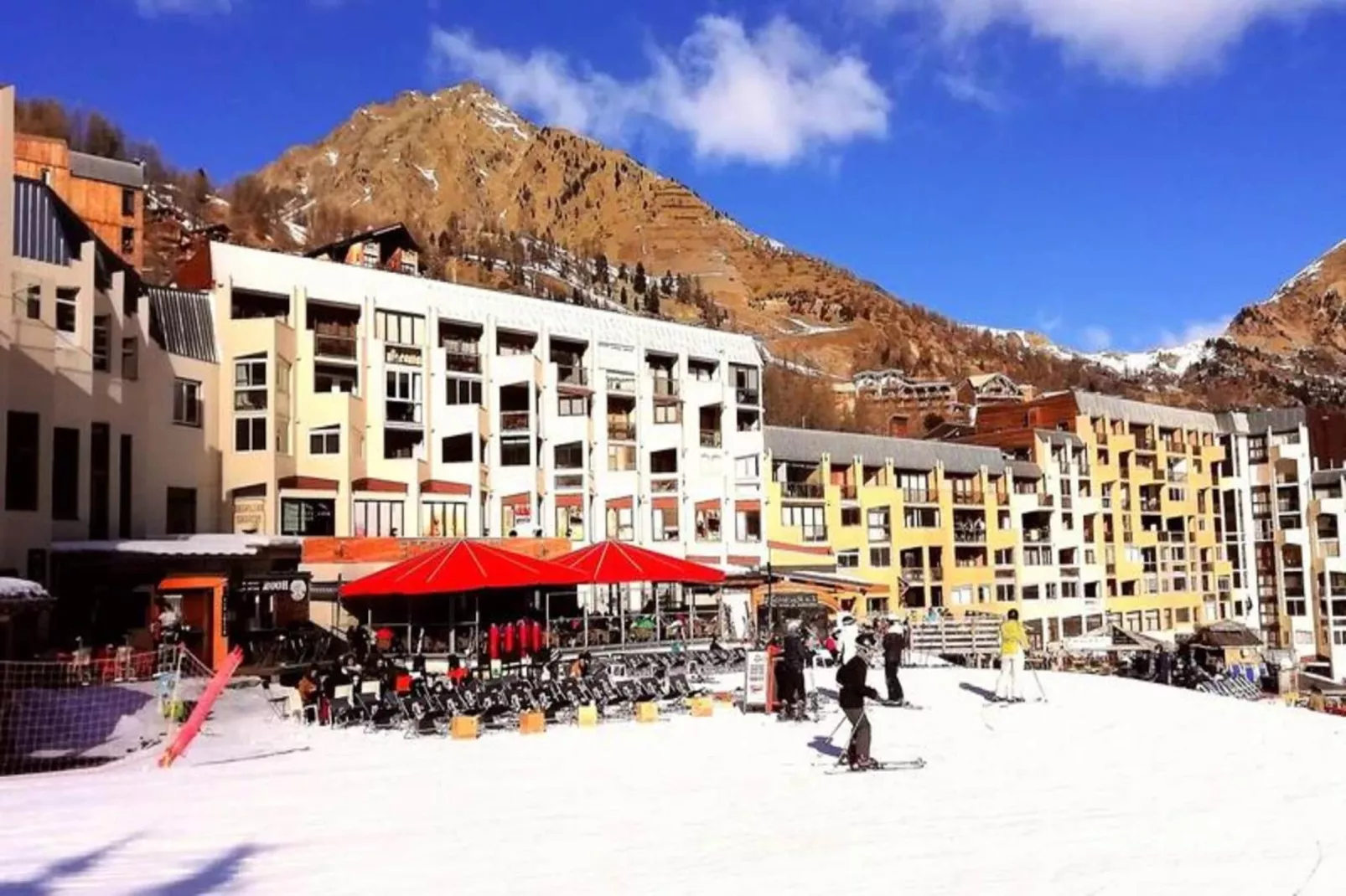 Résidence St Pierre B9-Buitenkant zomer