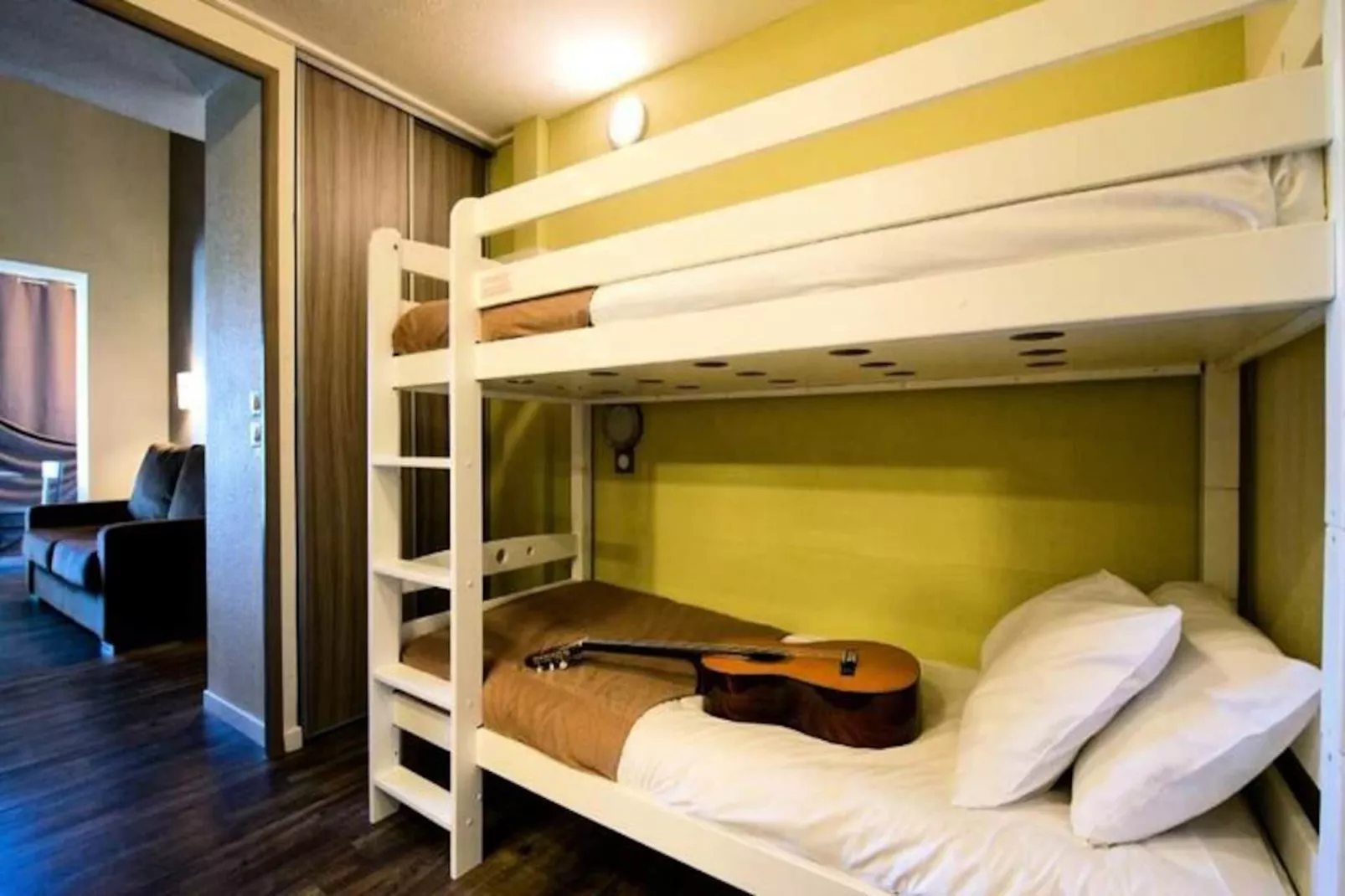 SOWELL Family Les Amandiers****-Image-tags.