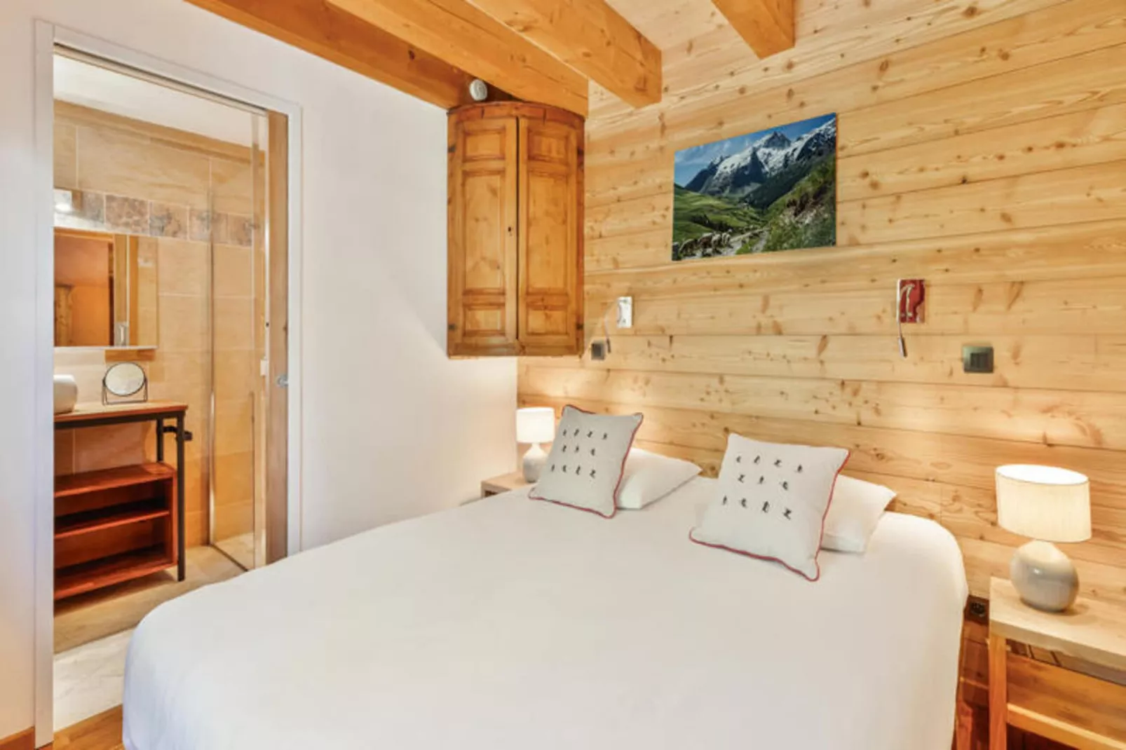 Résidence Marmottant-Buitenkant zomer