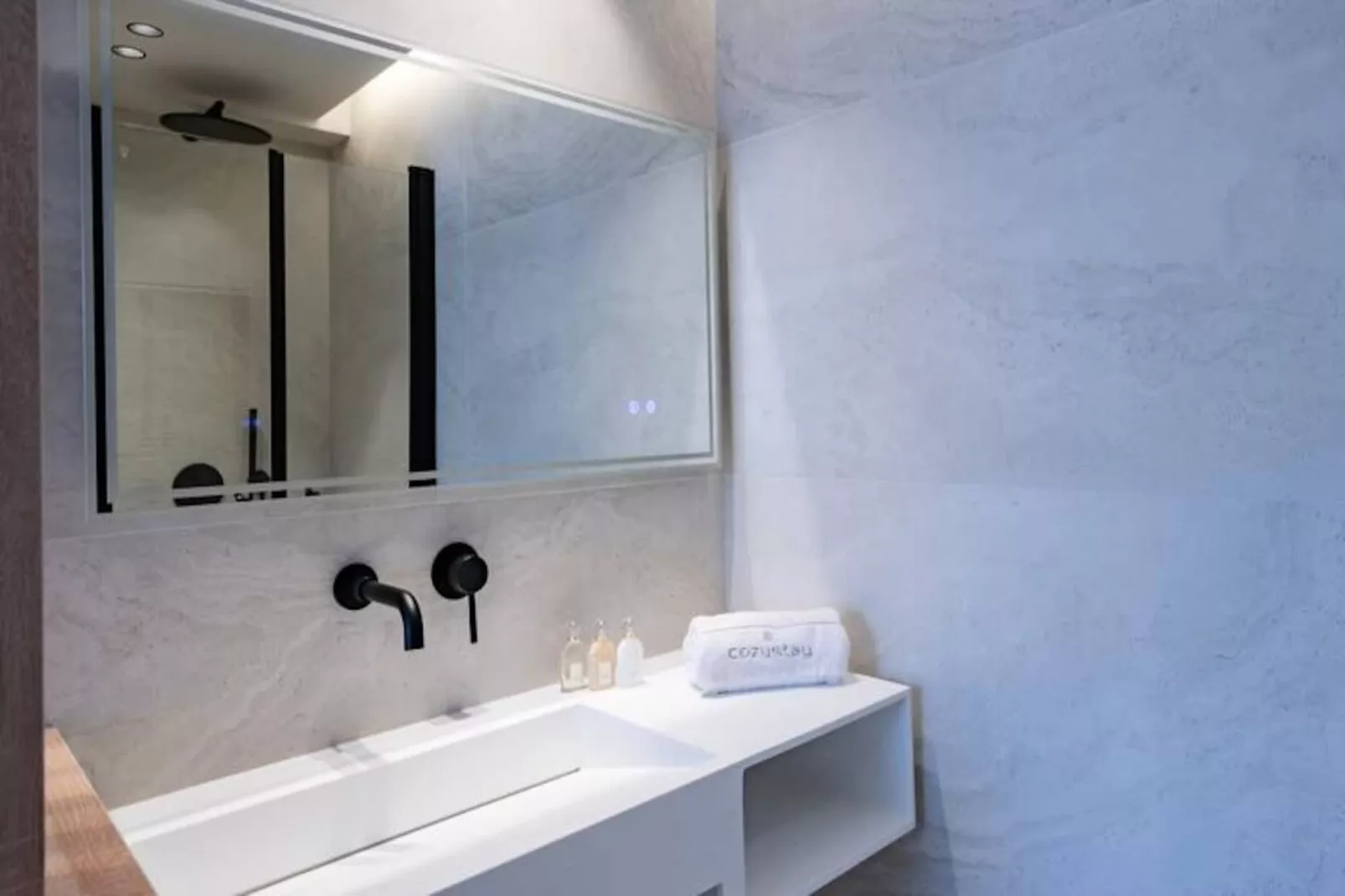 Magnifique 4 Pi&egrave;ces Entir&egrave;rement R&eacute;nov&eacute;-Image-tags.