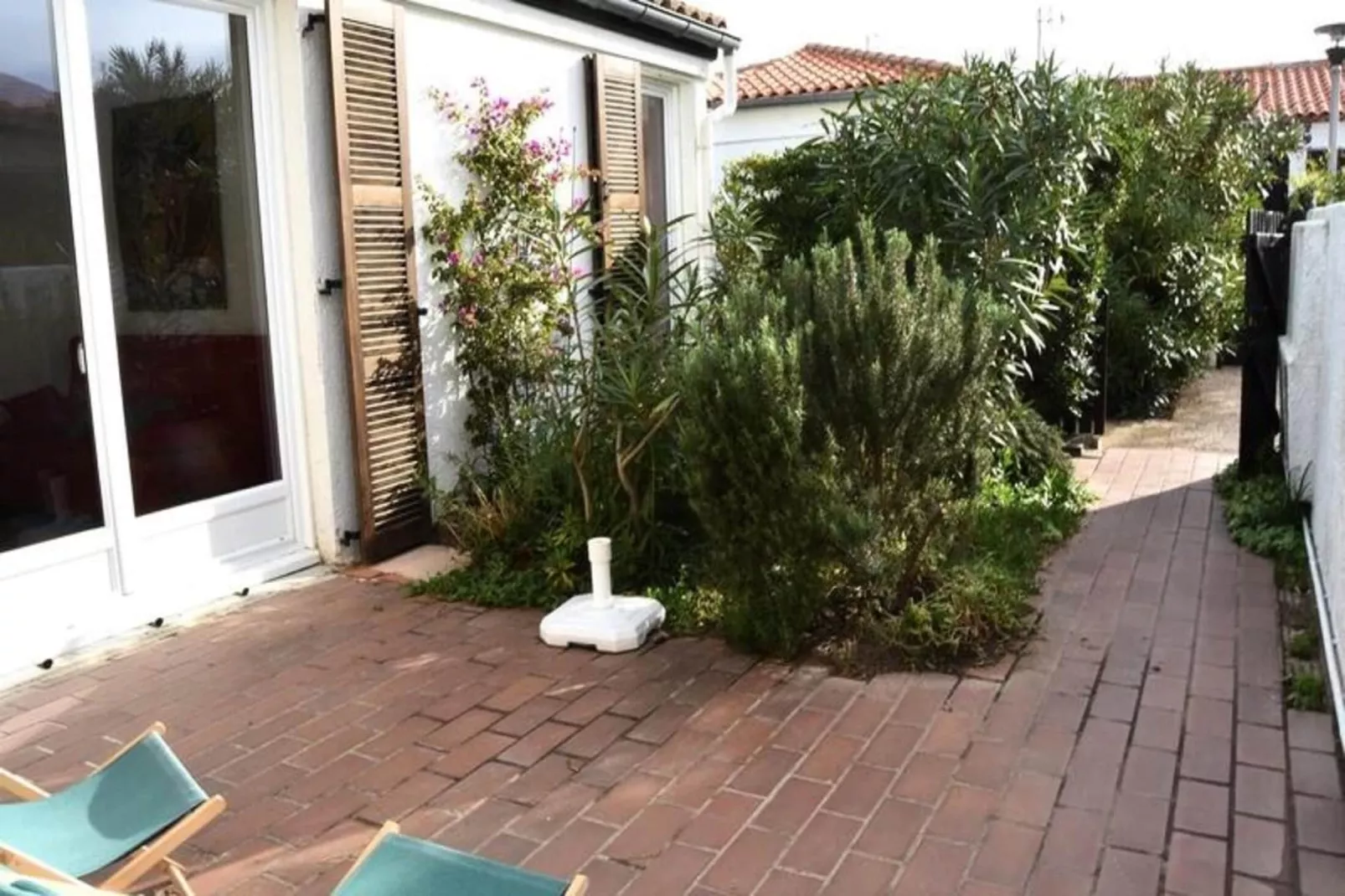 Résidence Les Candeilleres-Tuinen zomer