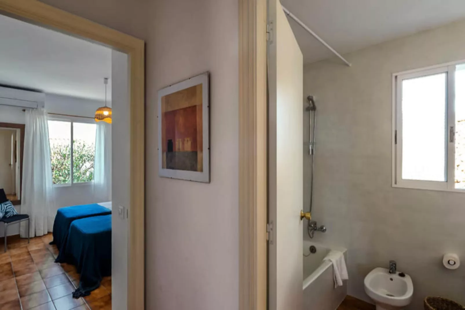 Maison à Son Bou-Image-tags.