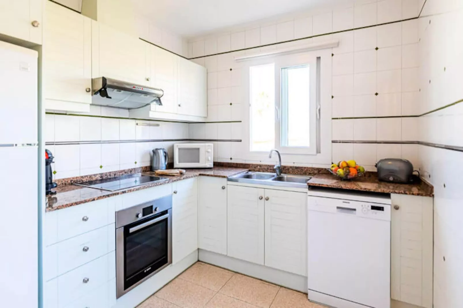 Maison à Son Bou-Image-tags.