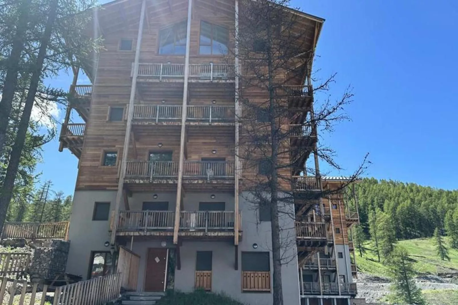 Varsea Residence - Buitenkant zomer