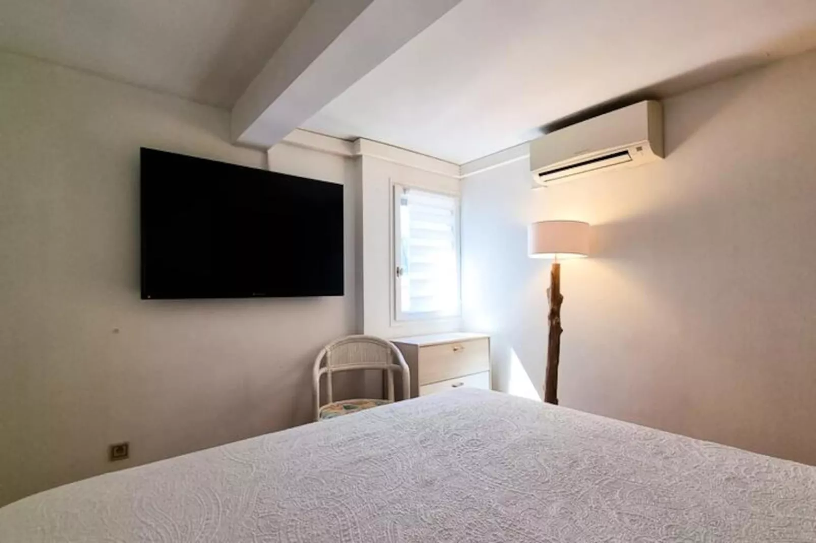 Appartement Dolce 3 Chambres 5 Pers/10min De Cannes-Image-tags.