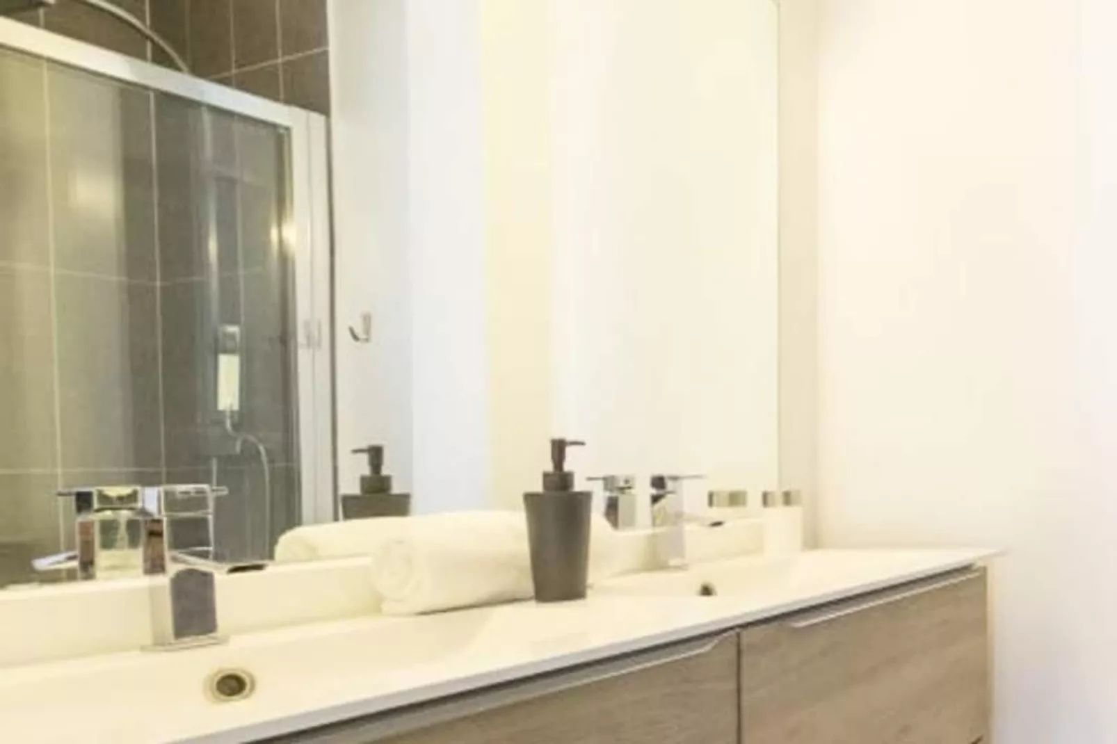 Résidence Moderne Appartement 2 Chambres/1 Salle De Bain, Terrasse Calme/aper&ccedil;u Mer-Badkamer