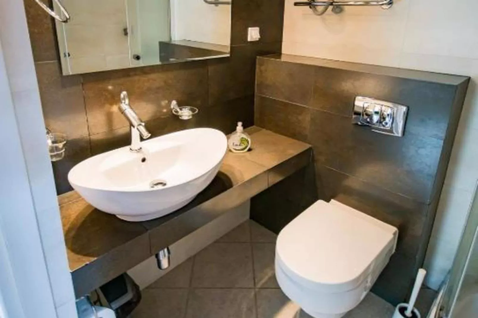 Willa wakacyjna dla 16 osób Brenna-Badkamer