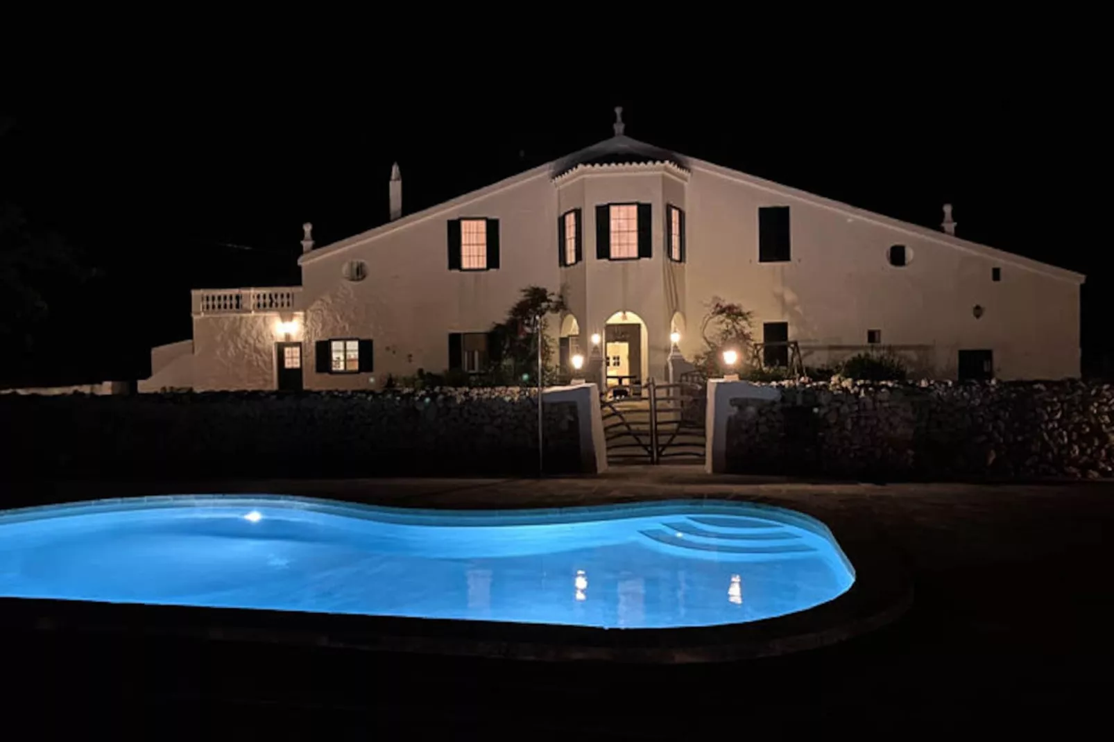 Maison à Son Bou-Image-tags.